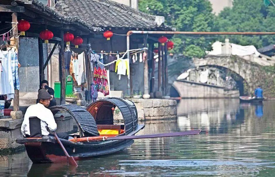 收款码上动手脚 半年“赚”20余万 一饭店收银员涉嫌职务侵占罪落网